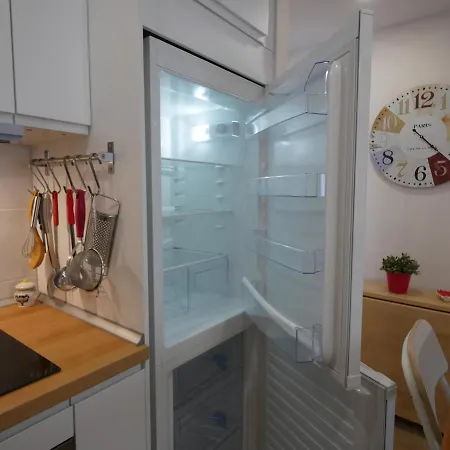 Petite Maison, *