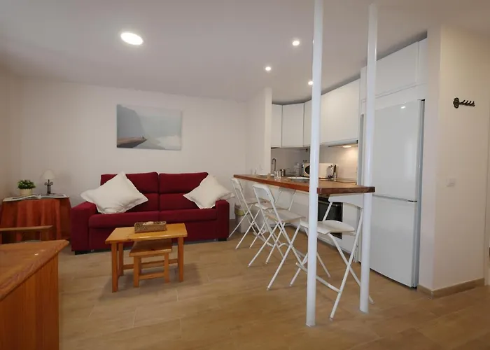 Petite Maison, * San Cristóbal de La Laguna