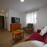 Petite Maison, *
